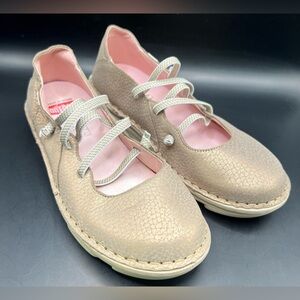 On Foot- Pink Shimmer, Stretch Lace Shoes- Size:37‎